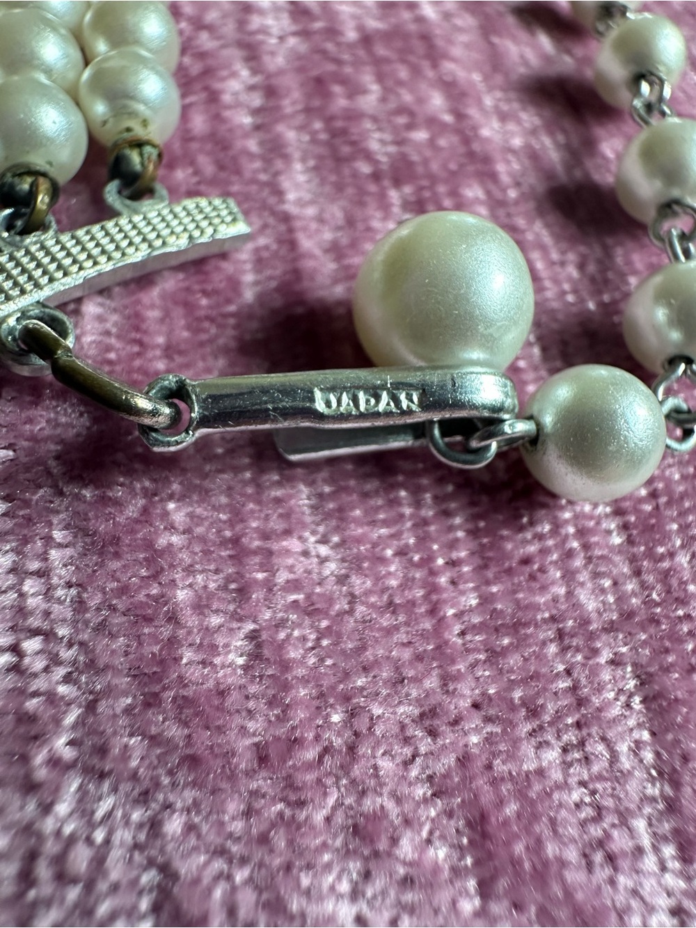 Vintage Pearl 3 Strand Choker Necklace Layered White Bridal Coquette Jewelery - Picture 5 of 10